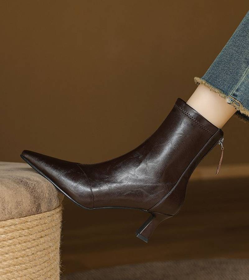 VUI Paris | Bottines en cuir à talon élégant
