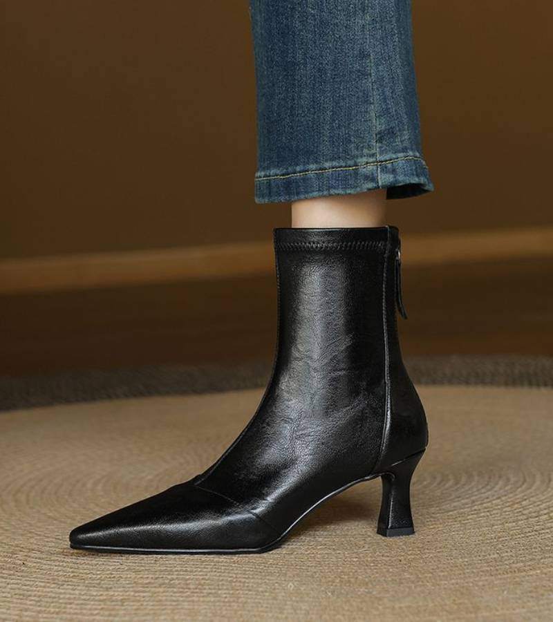 VUI Paris | Bottines en cuir à talon élégant