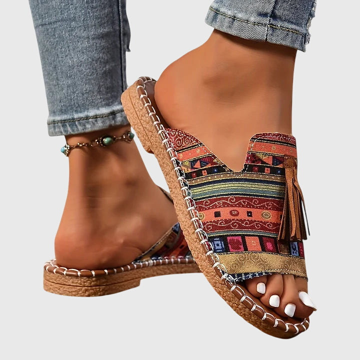 VUI Paris | Sandales Bohèmes À Pompons Nathalie