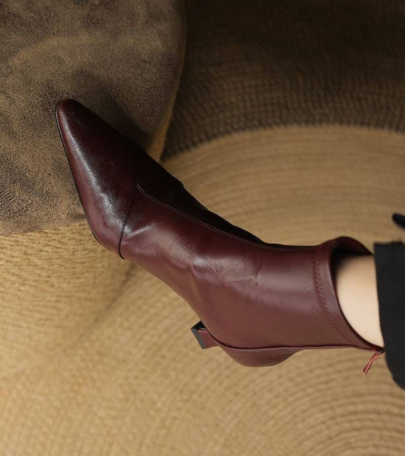 VUI Paris | Bottines en cuir à talon élégant