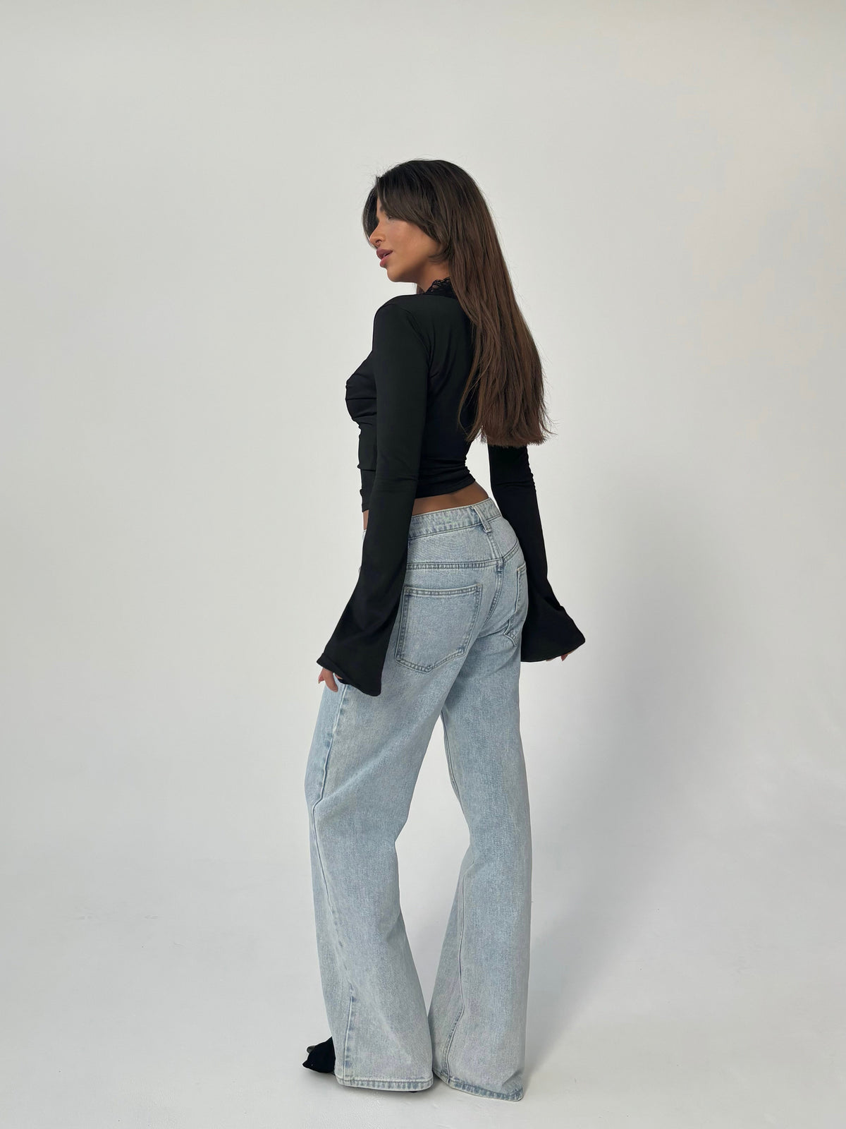 VUI Paris | NORDIQUE CHIC HAUT EN DENTELLE