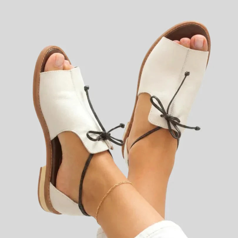 VUI Paris | Sandales Plates en Cuir Nicole