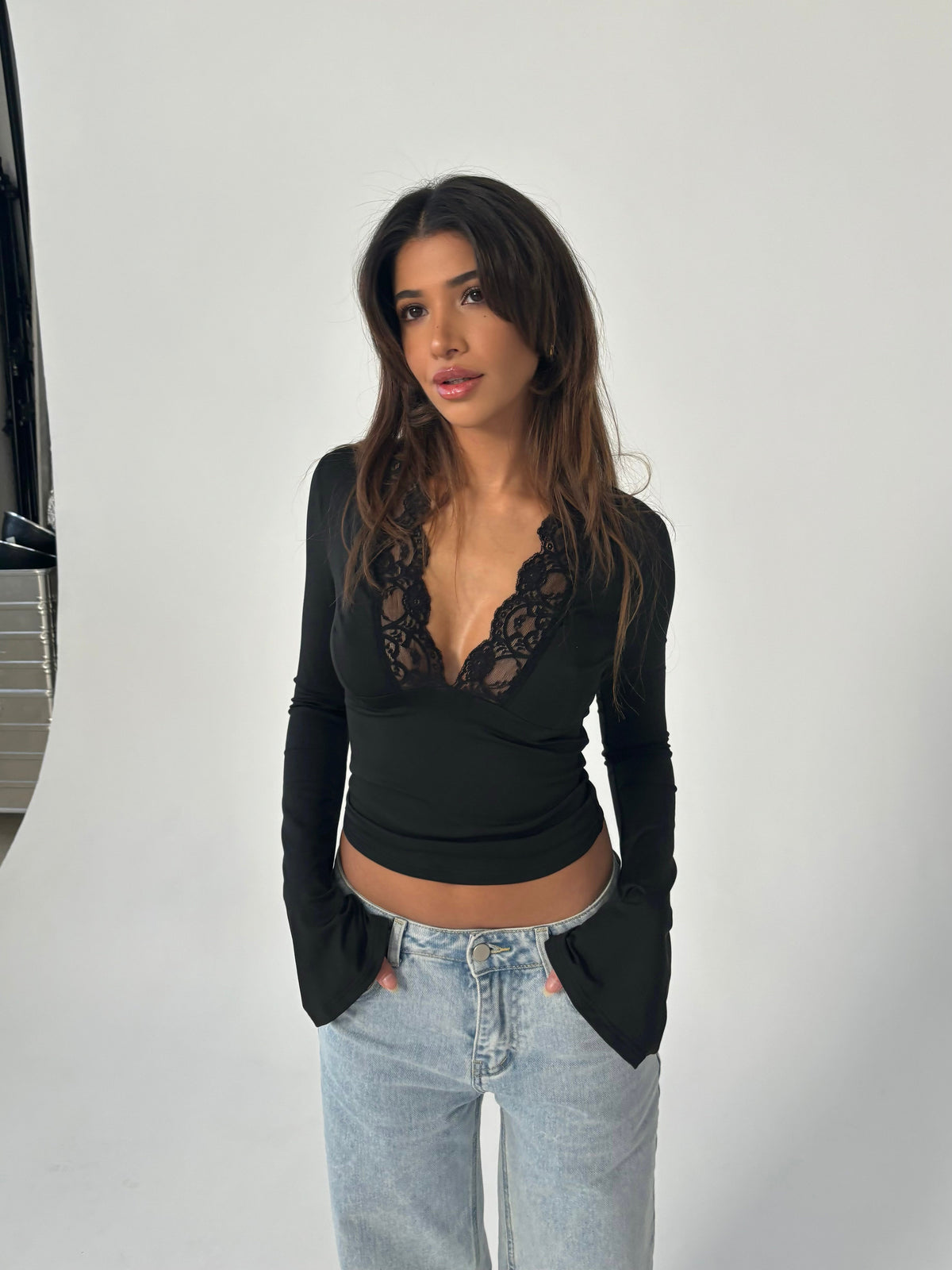 VUI Paris | NORDIQUE CHIC HAUT EN DENTELLE